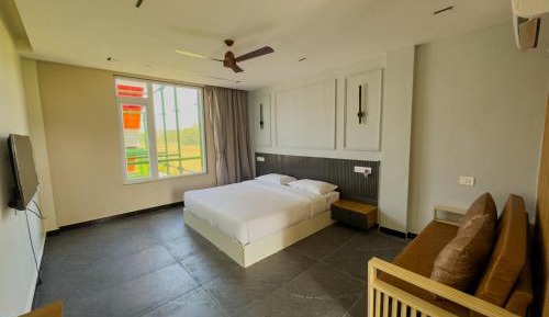 Double Room with Pool View