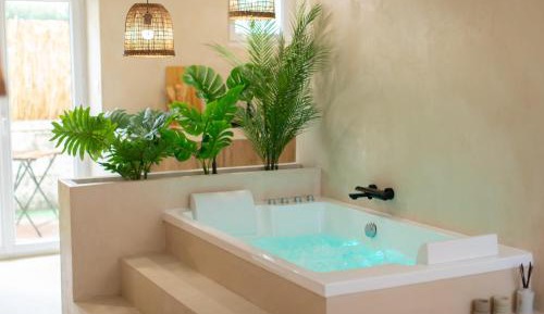 Apartment with Garden View