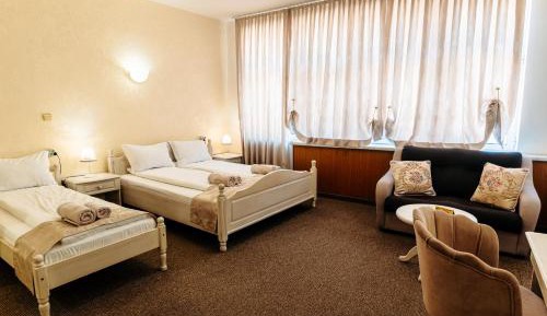 Deluxe Double or Twin Room with City View