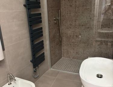 Deluxe Room (2 Adults + 1 Child)