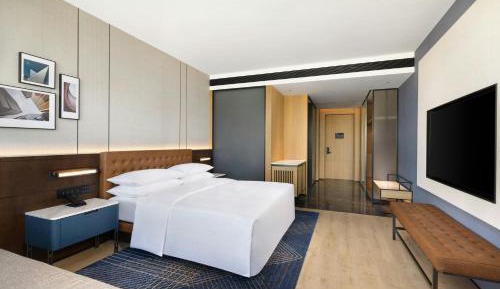 Premier King Room with River View