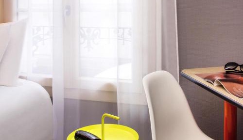 Standard Single Room « 35 in x 75 in »