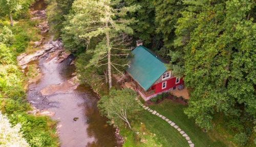 Three-Bedroom Vacation Home 