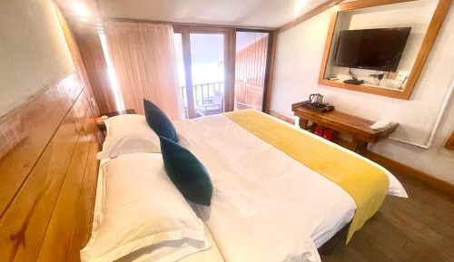 Queen Room with Balcony