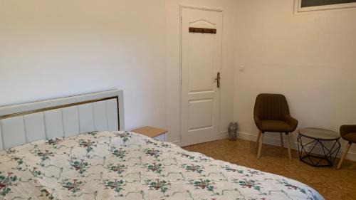 Deluxe Double Room (2 Adults + 1 Child)