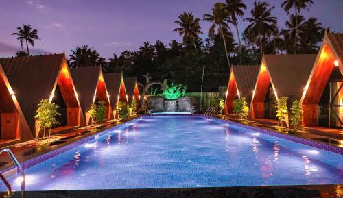 Deluxe Double Room (2 Adults + 1 Child)