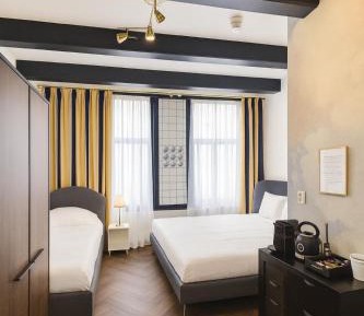 Family Room with Garden View