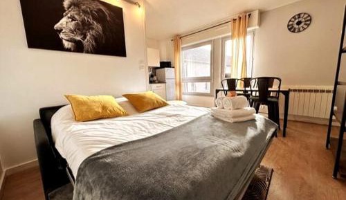 One-Bedroom Apartment