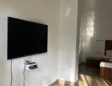 Family Room with Garden View