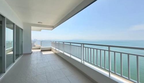 Three-Bedroom Apartment with Sea View