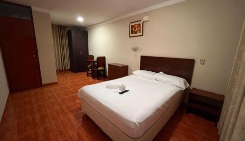 Deluxe Room (2 Adults + 1 Child)
