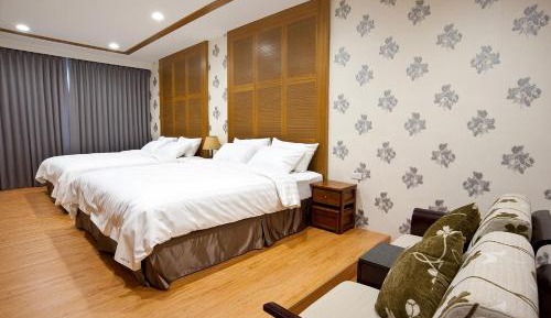 Japanese-Style Quadruple Room