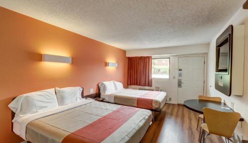 Deluxe Queen Room with Two Queen Beds - Non-Smoking
