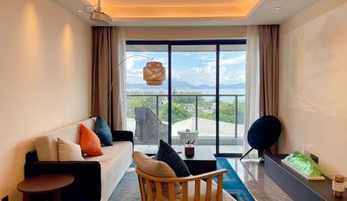 King Room with Mountain View