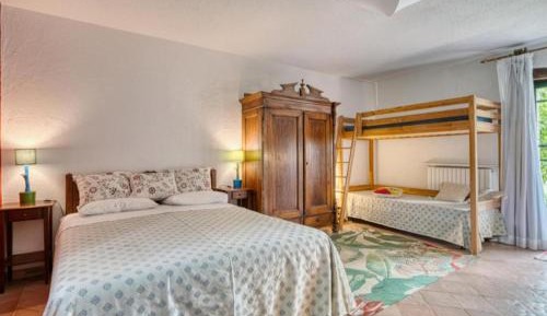 Classic One-Bedroom Apartment with King Bed