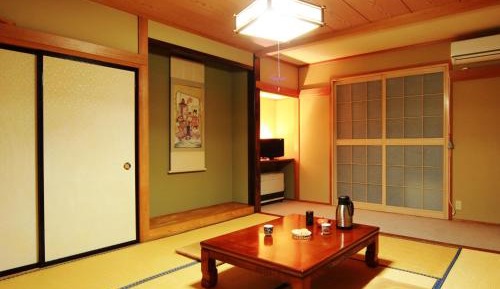 Japanese-Style Twin Room with Shared Bathroom