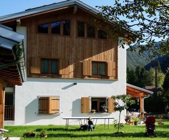 Apartment with Mountain View