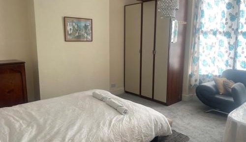 Deluxe Double Room (2 Adults + 1 Child)