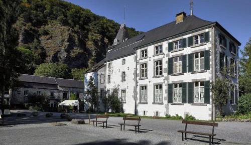 One-Bedroom Holiday Home