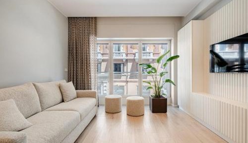 Deluxe One-Bedroom Apartment with City View