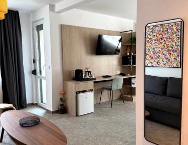 One-Bedroom Apartment with Balcony