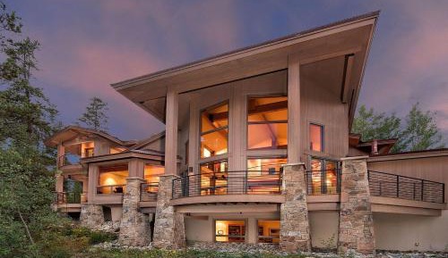 Four-Bedroom Holiday Home
