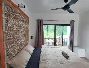 Queen Room with Pool View