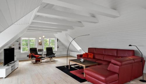 Five-Bedroom Holiday Home