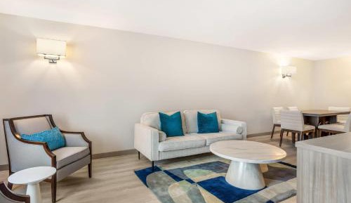 Corner Suite with King Bed Non Smoking