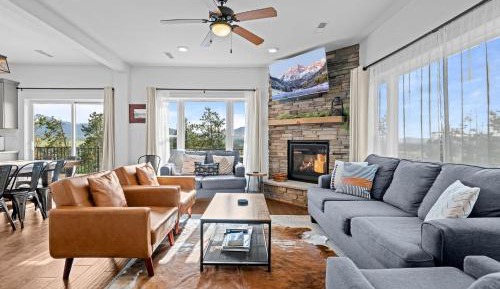 Six-Bedroom Holiday Home