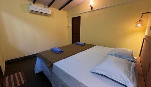 Studio with Garden View