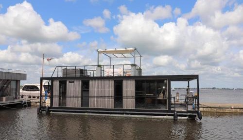 Two-Bedroom House Boat