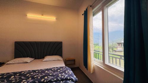 Deluxe Double Room (2 Adults + 1 Child)