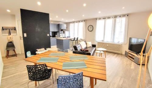 Two-Bedroom Apartment with City View