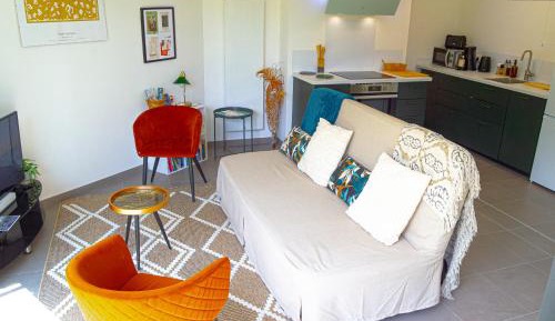 One-Bedroom Apartment with Garden