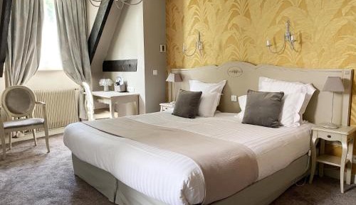 Suite with King Bed and View - Non-Smoking