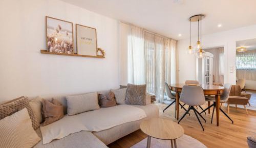 Superior One-Bedroom Apartment