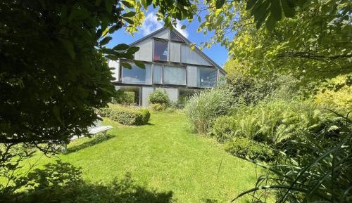 Villa with Garden View