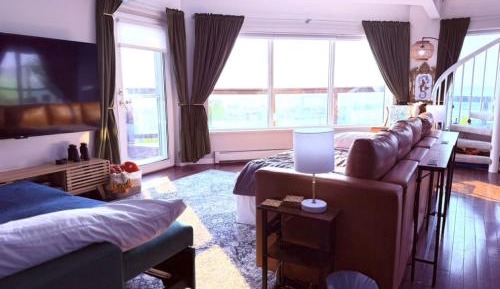 Two-Bedroom Apartment with Lake View