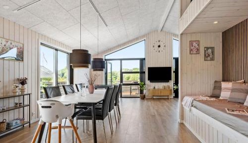 Three-Bedroom Holiday Home 