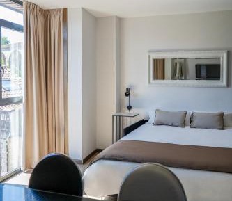 Superior One-Bedroom Apartment
