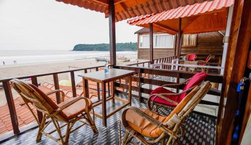 Deluxe Double Room with Balcony and Sea View
