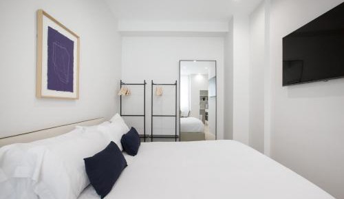Studio Apartment with Queen Bed