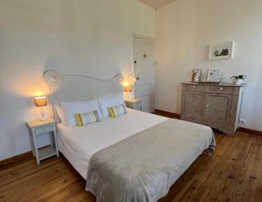 Family Room with Garden View