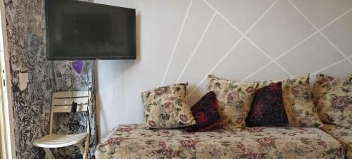 Queen Room with Pool View