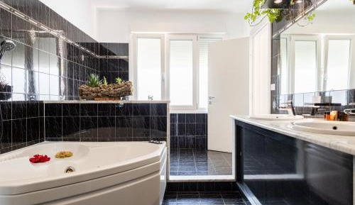 Superior Double Room with Spa Bath