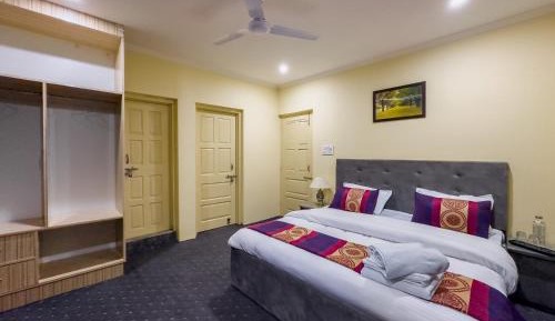 Deluxe King Room