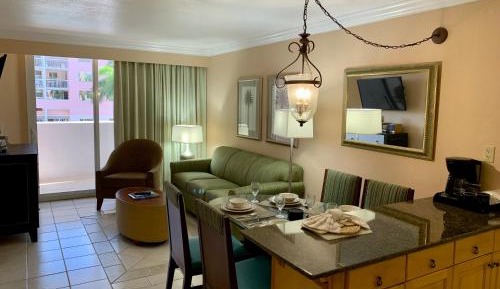 One Bedroom King Suite Island View