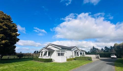 Villa with Garden View