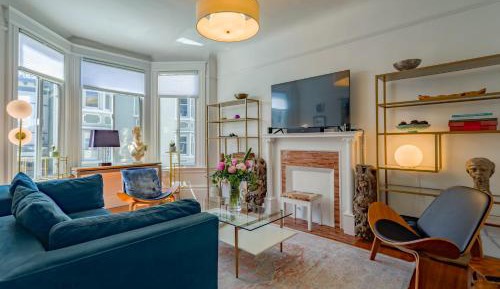 Two-Bedroom Deluxe Apartment